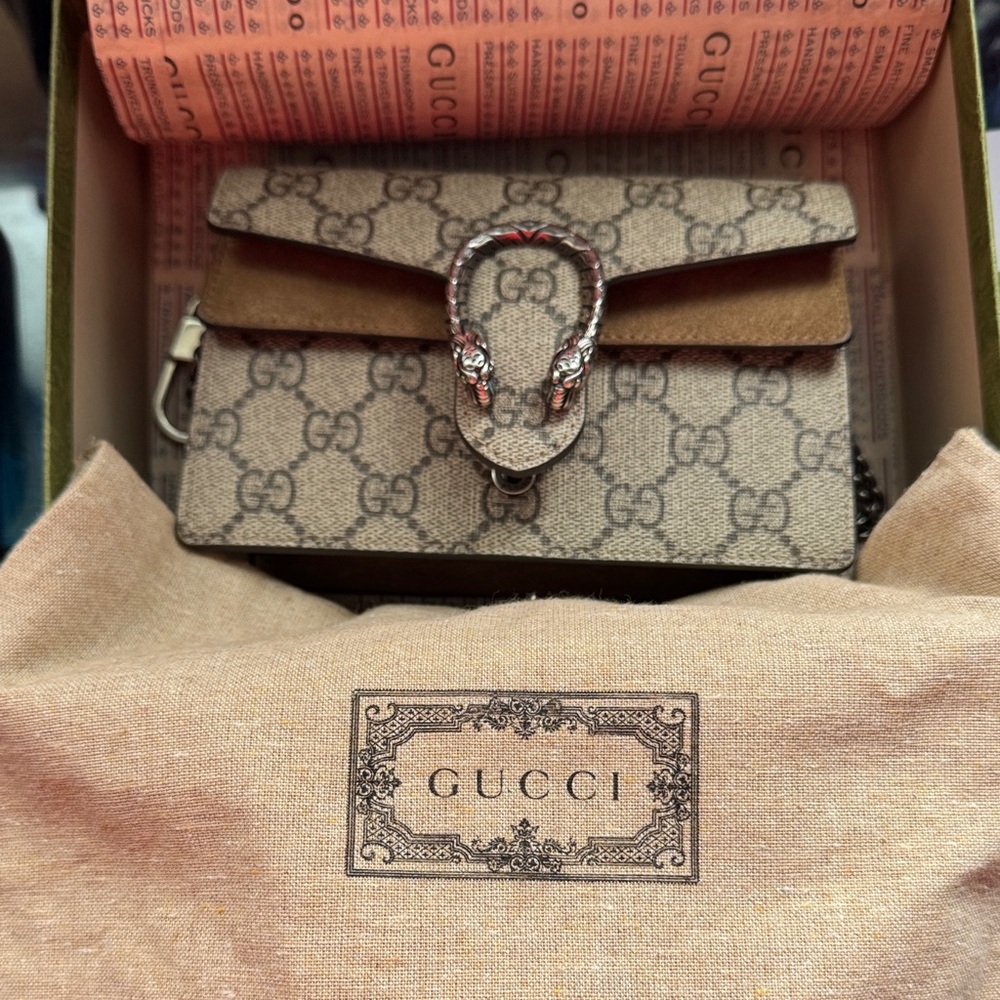 Gucci Beige and Brown Patterned Clutch with Silver Detail - Picture 2 of 8